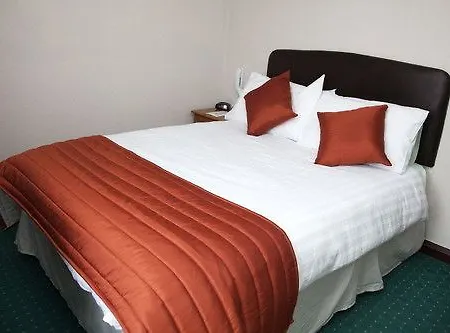 Lonsdale House 3*